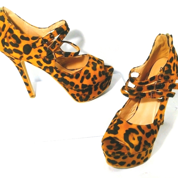 Triple Buckle platform stiletto heels - Picture 4 of 16